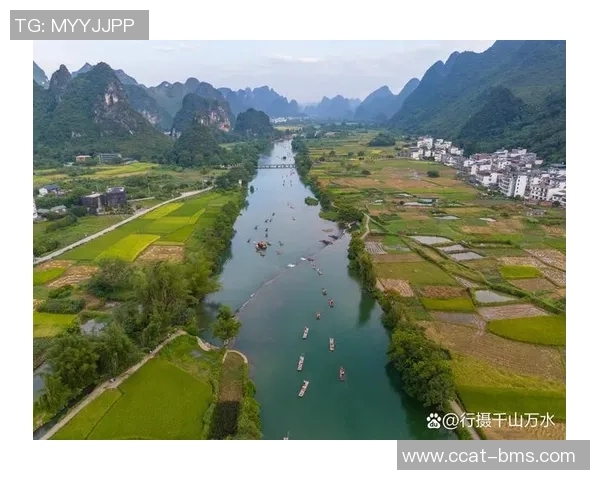 广西阳朔首届遇龙河竹筏竞速赛开赛 助推体育文旅交融